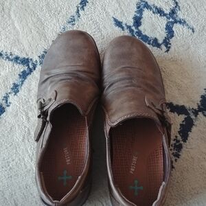 BareTraps Women's shoes